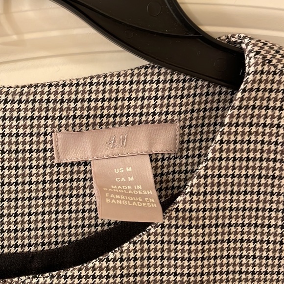 H&M dress - Picture 3 of 3